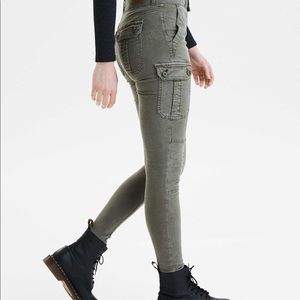 American Eagle super stretch green cargo jeans